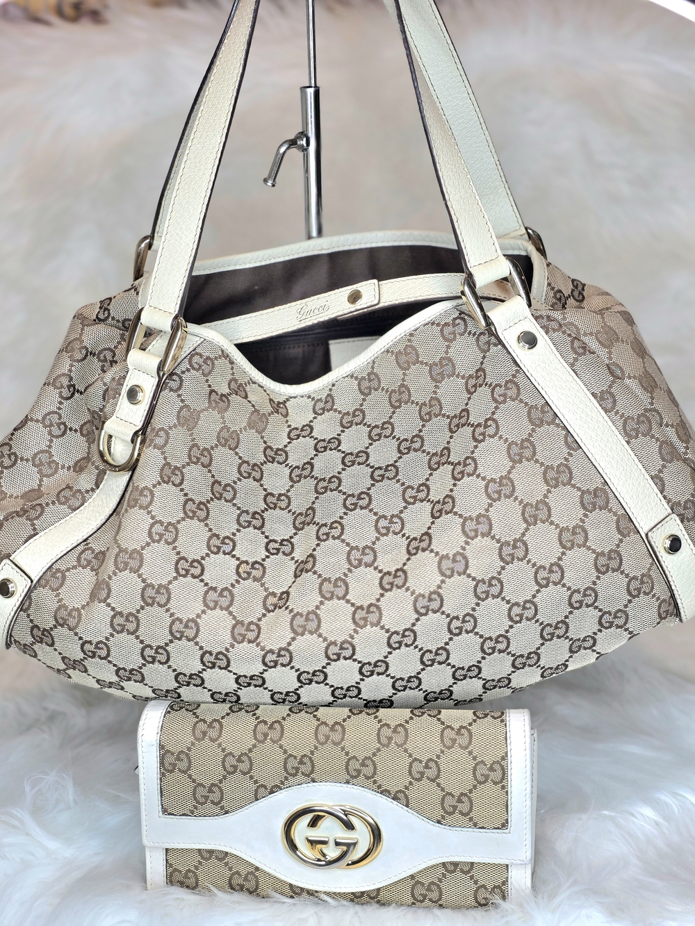 Gucci Abbey Beige GG 2pcs Bag & Wallet Set Monogram Canvas D Ring & Leather Trim
